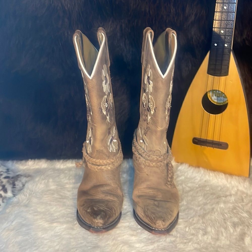Cedar Rose boots 7.5 (4625)